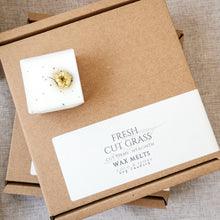 Load image into Gallery viewer, Signature Wax Melts - Choose Scent
