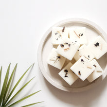 Load image into Gallery viewer, Signature Wax Melts - Choose Scent
